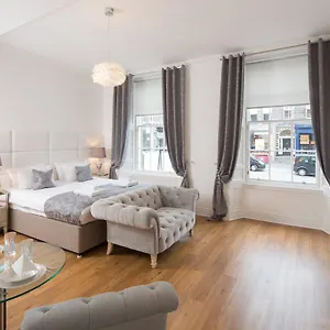 edinburgh-castle-apartments.edinburghhotelsuk.org/